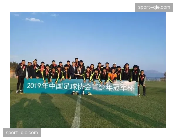 意甲俱乐部与当地学校合作，推出青少年足球培训计划