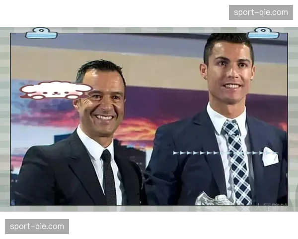 C罗现身伯纳乌观战,与弗洛伦蒂诺亲切交谈 C罗现身伯纳乌观战,与弗洛伦蒂诺亲切交谈